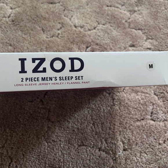 NIB Izod 2 Piece Sleep Set Mens Medium  Solid Gray LS Shirt and Plaid Pants - Picture 2 of 3